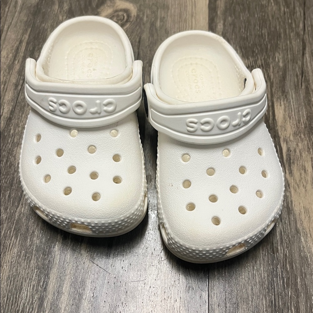 Crocs Kids White Sandals Clogs size 5C